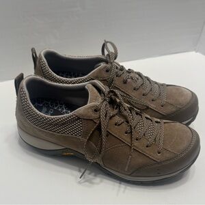 Womens Dansko Brown Leather Waterproof Sneakers Size 39 8.5 Lace Up Hiking Shoes